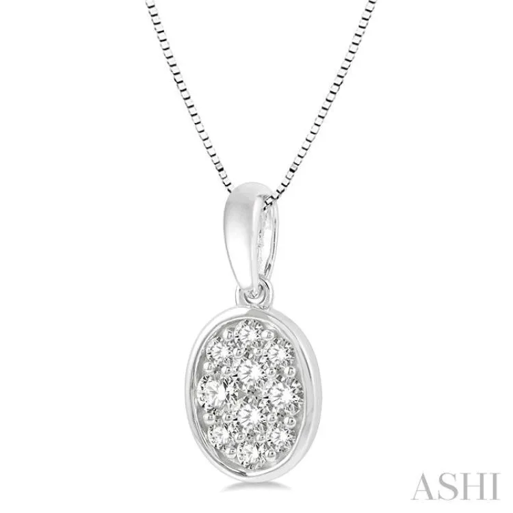 1/3 Ctw Oval Shape Round Cut Diamond Cluster Pendant With Chain in 14K White Gold