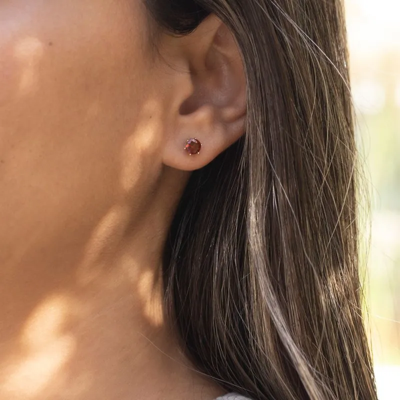 14 -Carat Gold Earrings In a 5mm Grant Stone Inlay