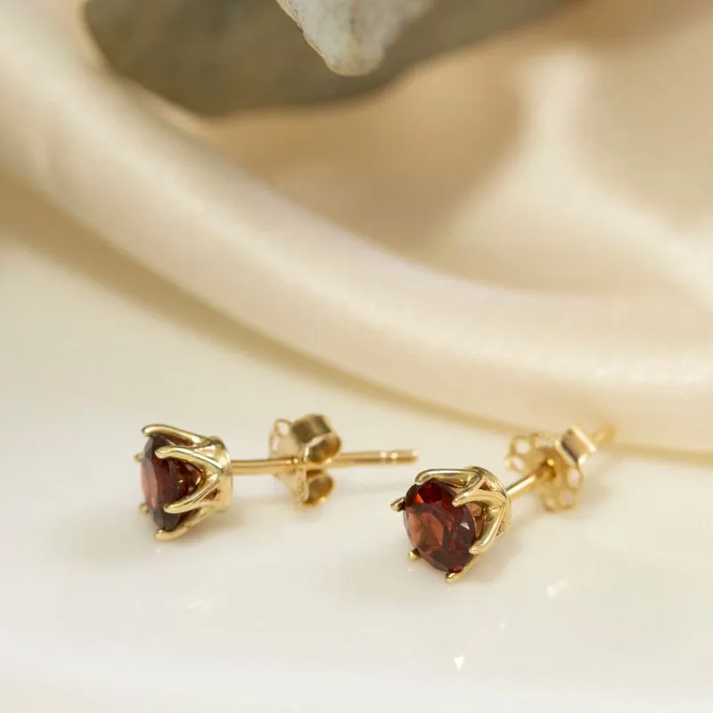 14 -Carat Gold Earrings In a 5mm Grant Stone Inlay