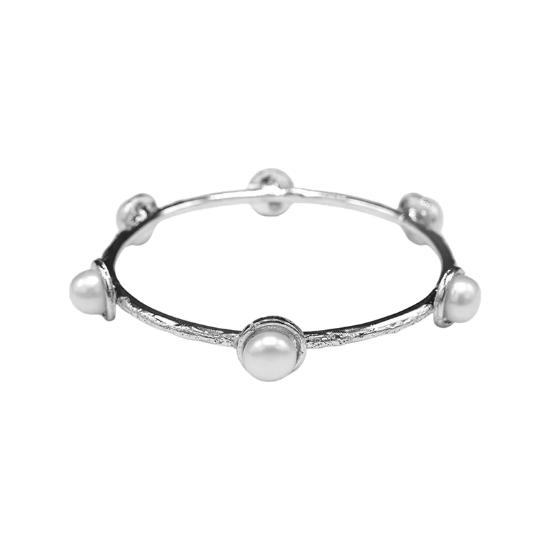 228-01-S | HAMMERED SILVER PETITE BANGLE W/ 6 ( 7 MM ) PEARLS