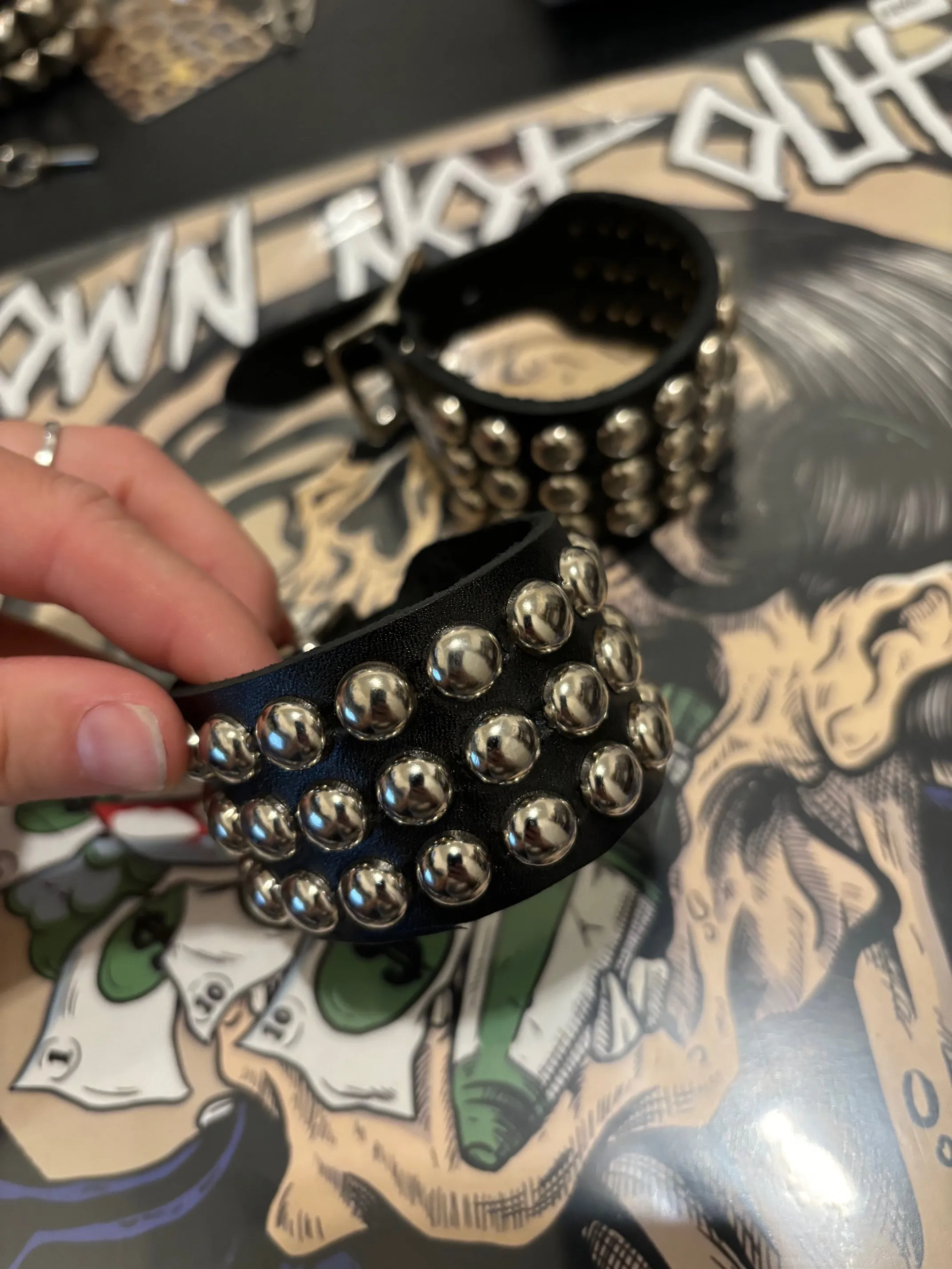 3 Row Round Spot Stud Wristband Buckle