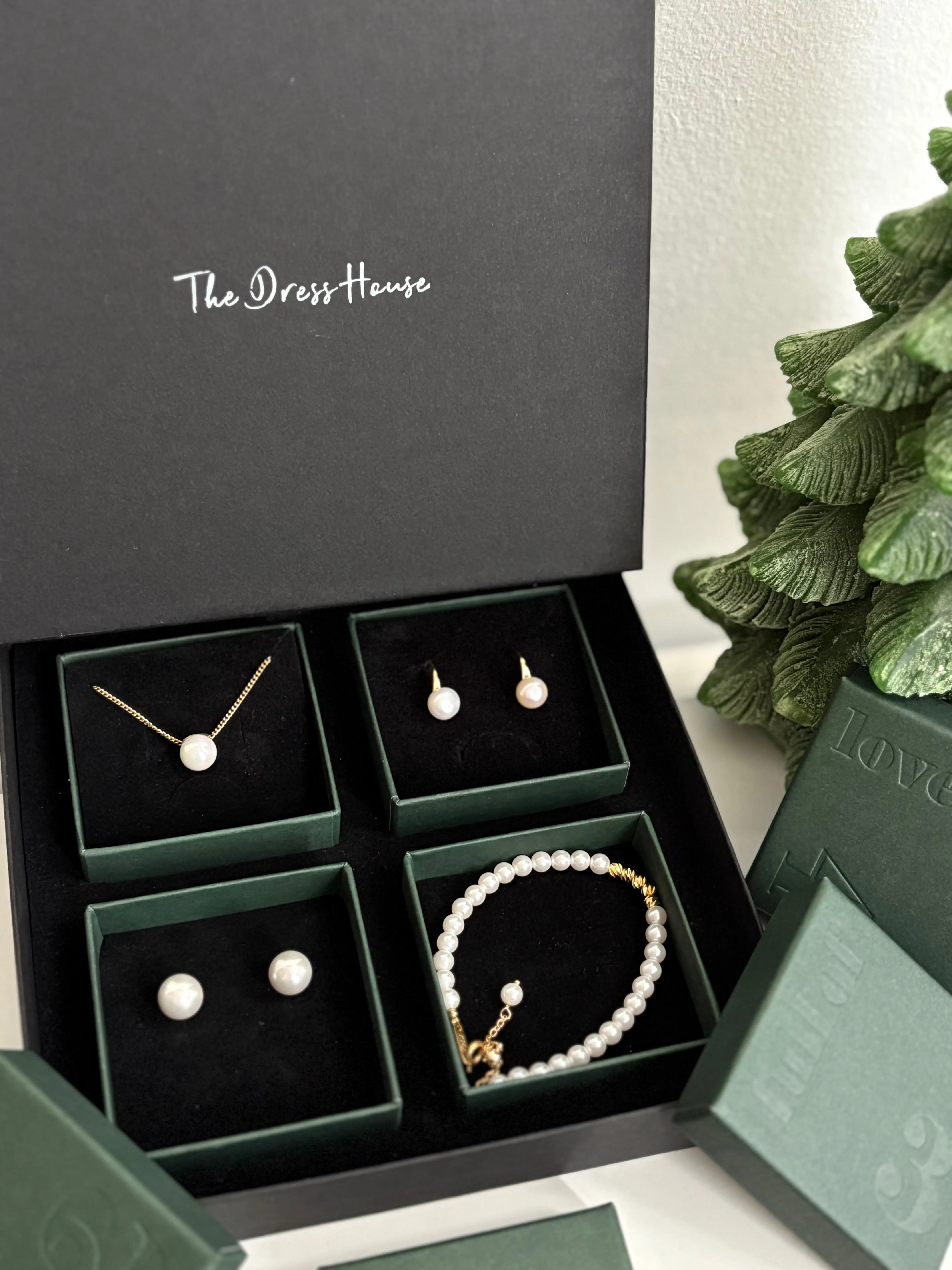 Advent Gifting Box 2 - Gold Pearl Earring Bracelet Set