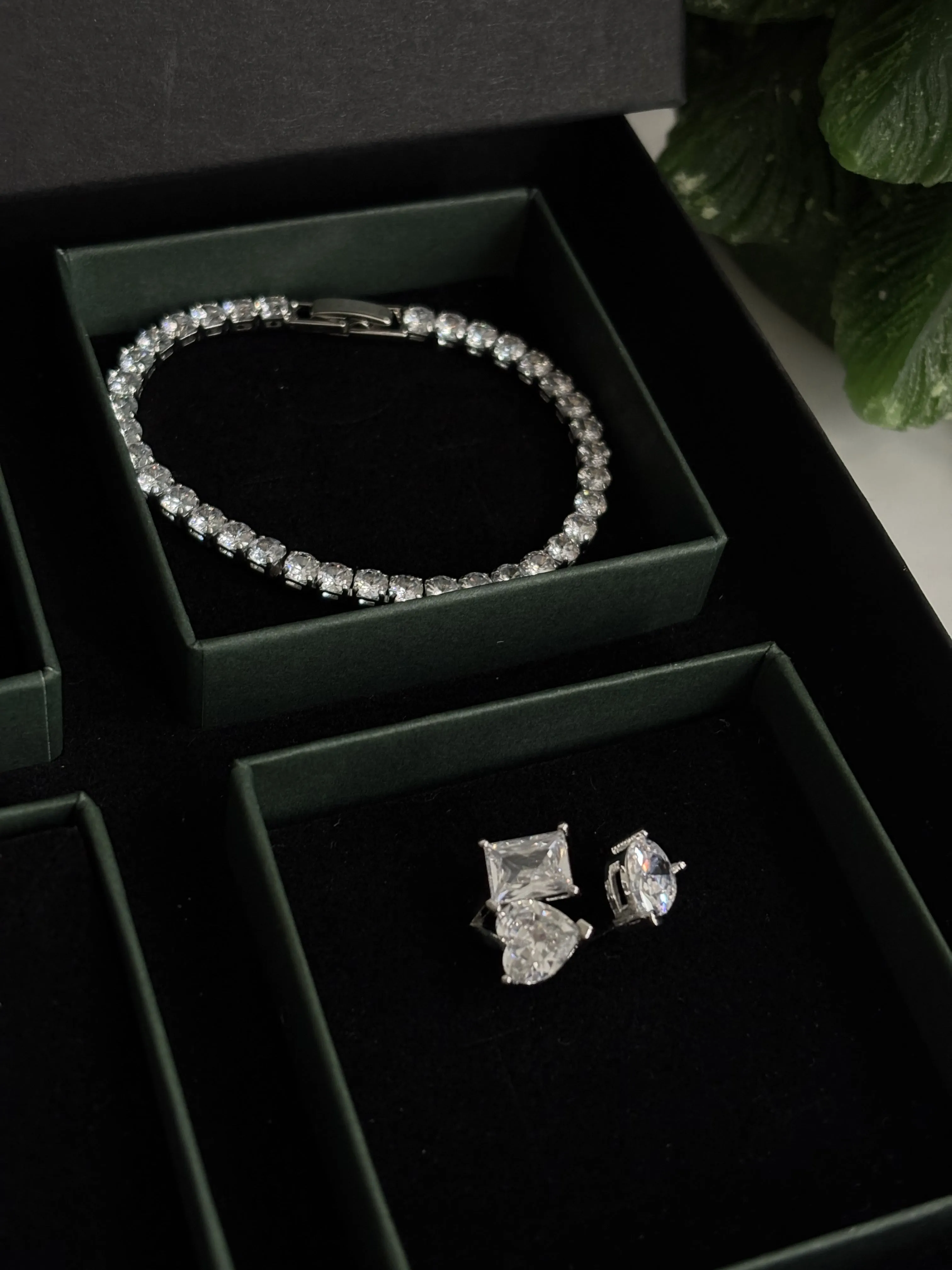 Advent Gifting Box 26 - Silver Ring Bracelet Necklace Earring