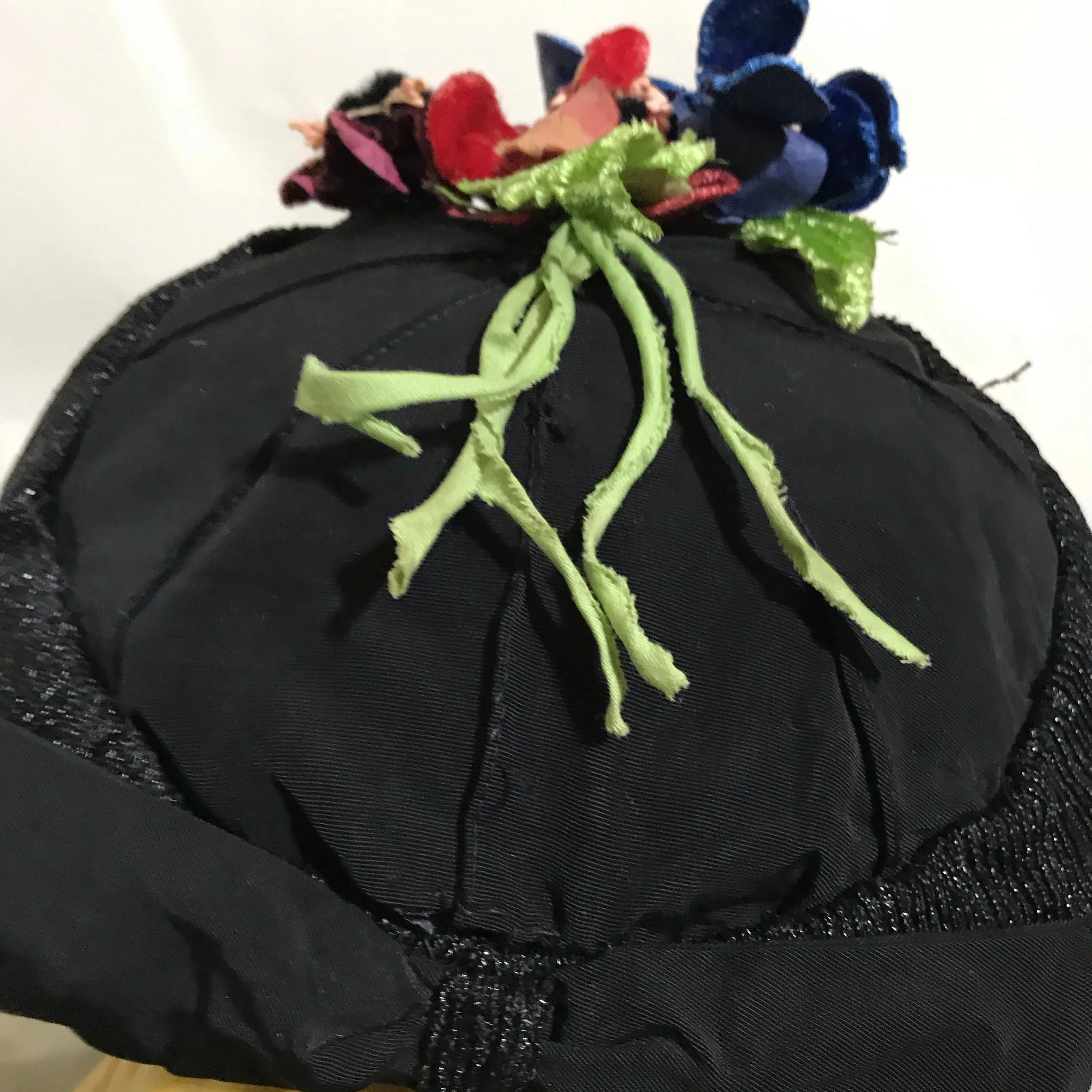 Black Faille Rayon and Sisal Braid Angled Hat with Velvet Flowers circa 1930s