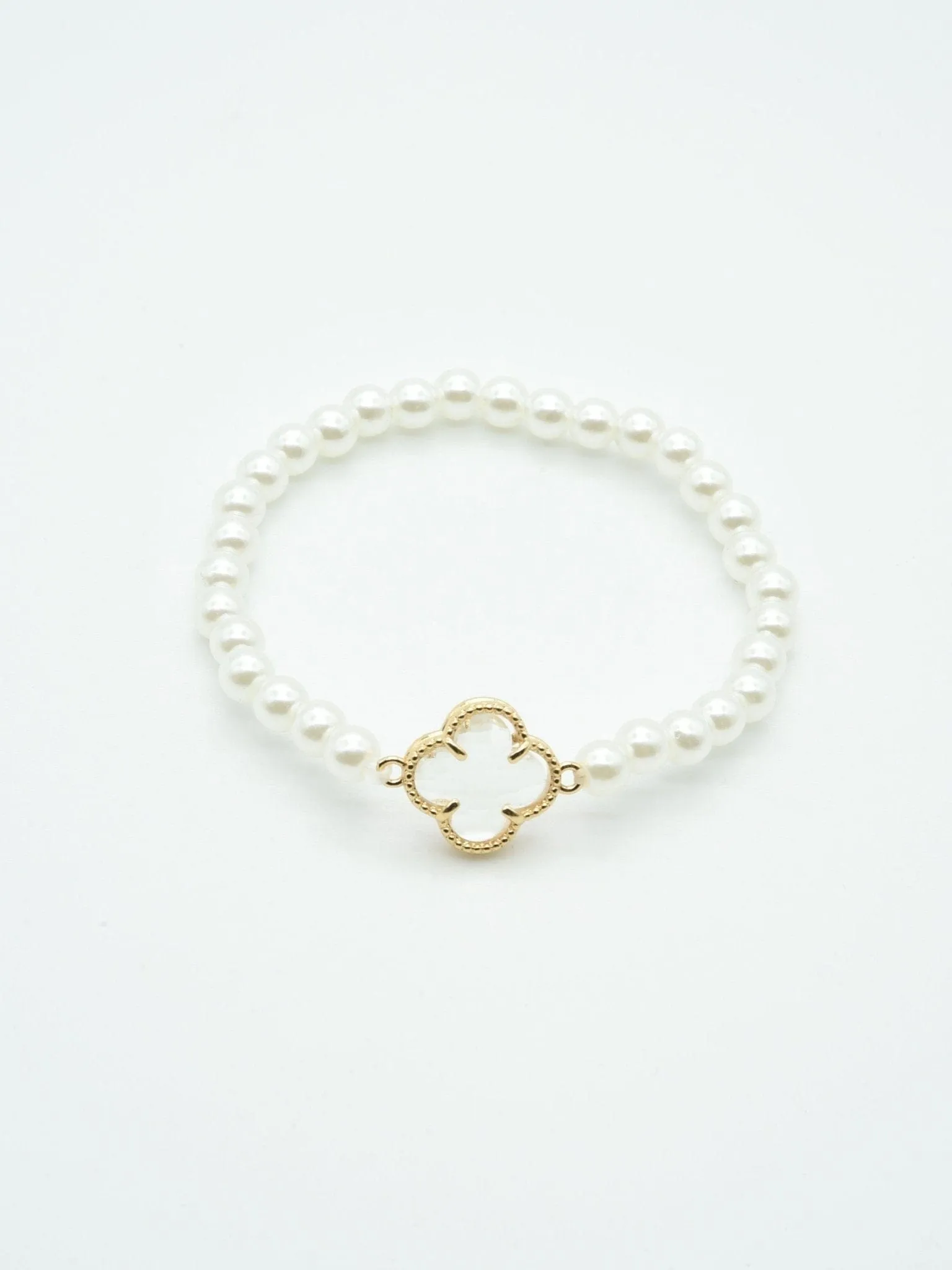 CB2213 Clover Accent Pearl Stretch Bracelet