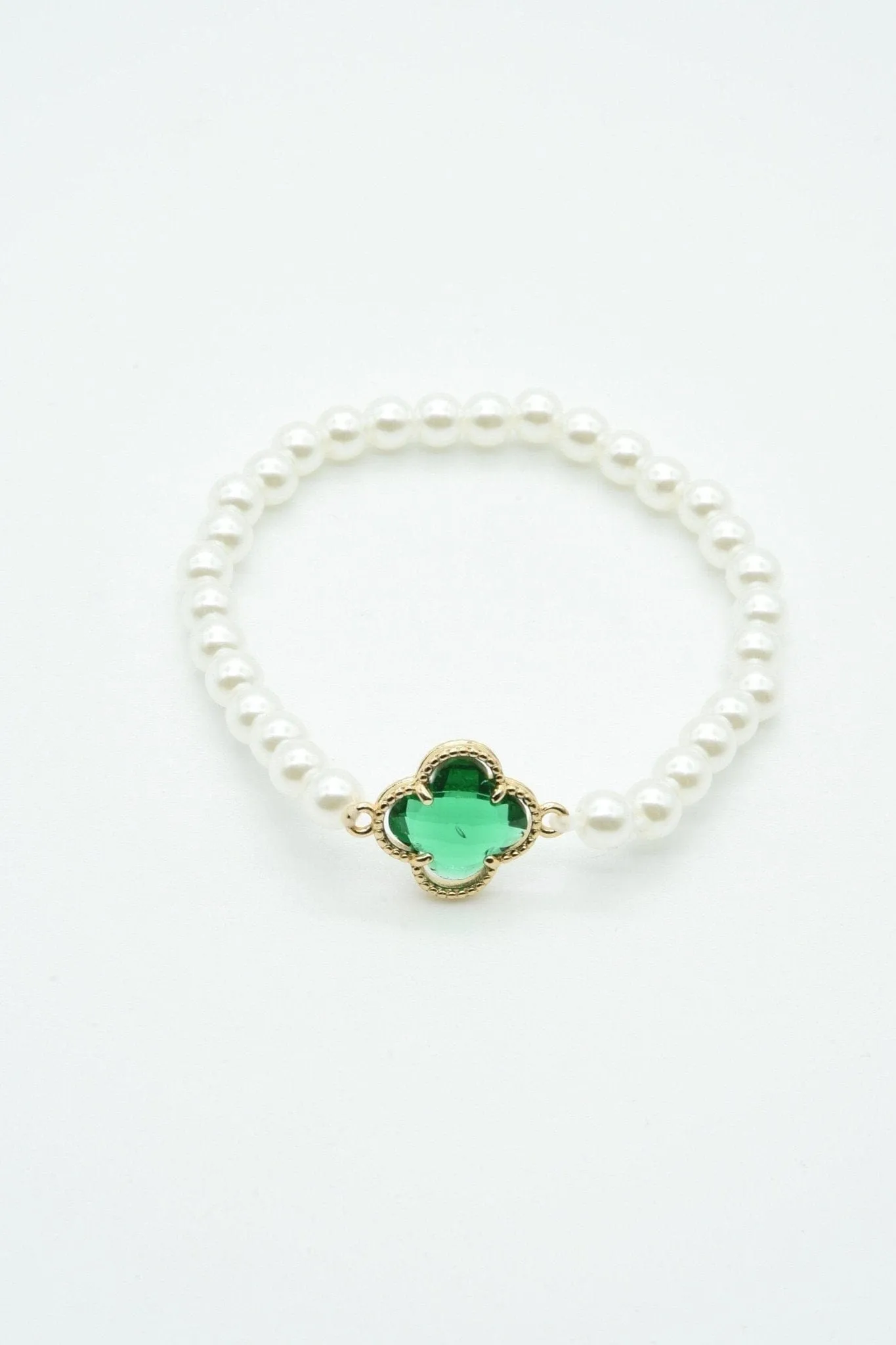 CB2213 Clover Accent Pearl Stretch Bracelet