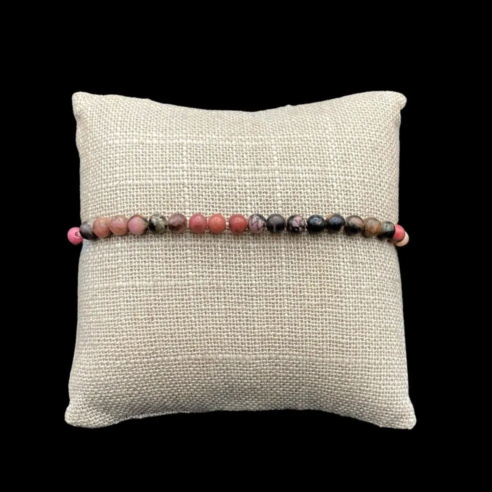 Comfortable and Chic: Rhodonite Bead Bracelet for All Wrist Types