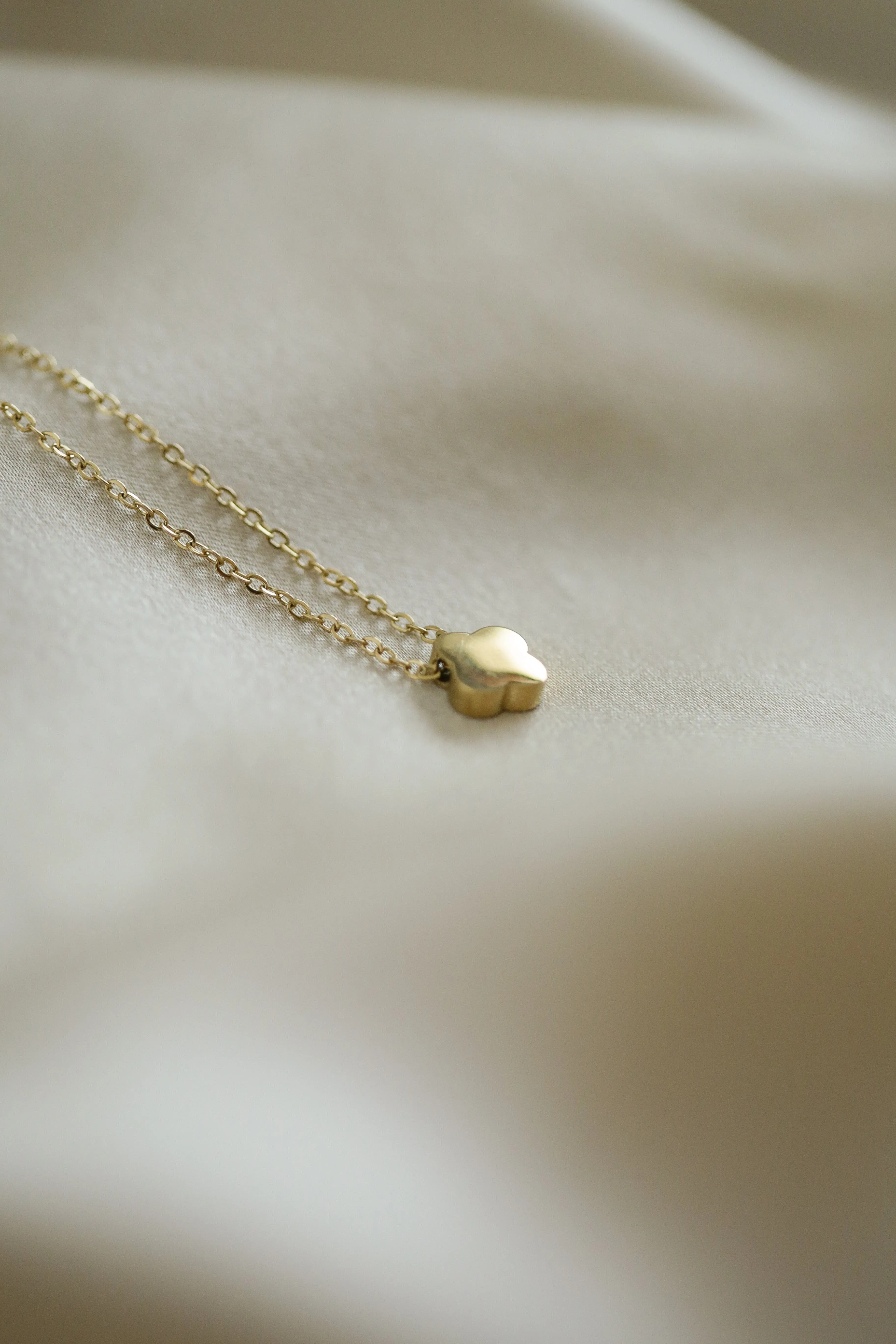 Dainty Clover Necklace