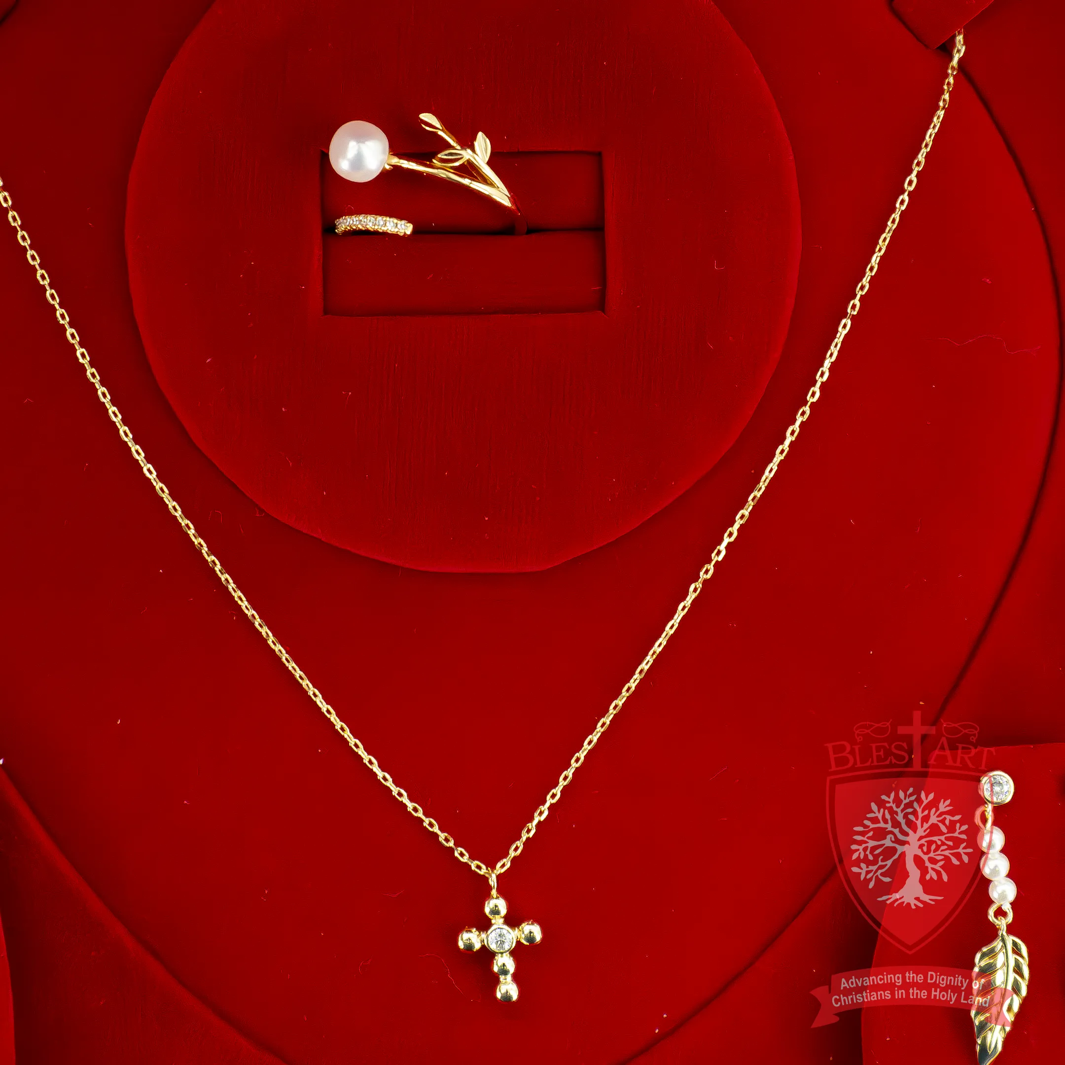 Divine Elegance: High-End Gold and Pearl Jewelry Set