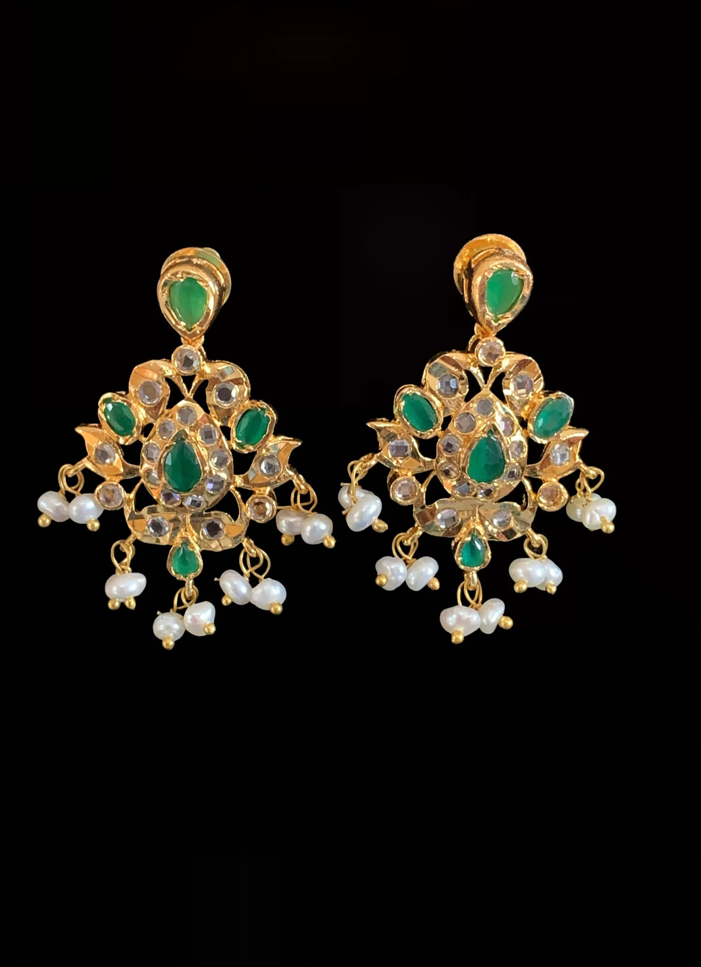 Hania hyderabadi pendant set in emeralds  ( READY TO SHIP )