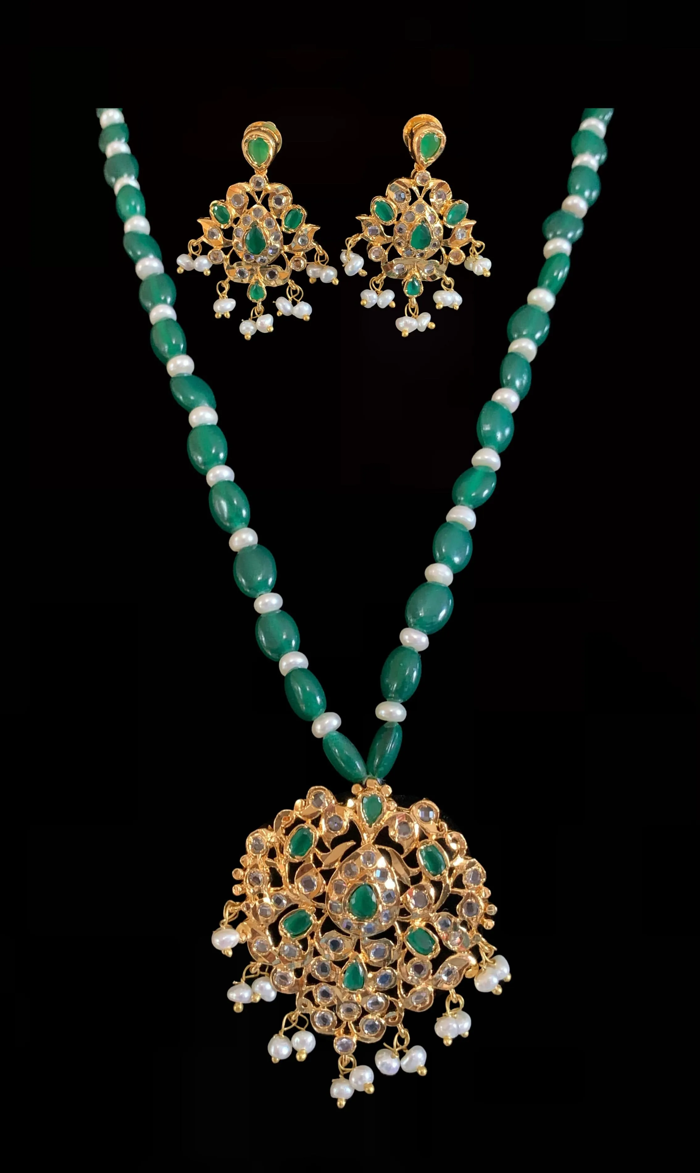 Hania hyderabadi pendant set in emeralds  ( READY TO SHIP )