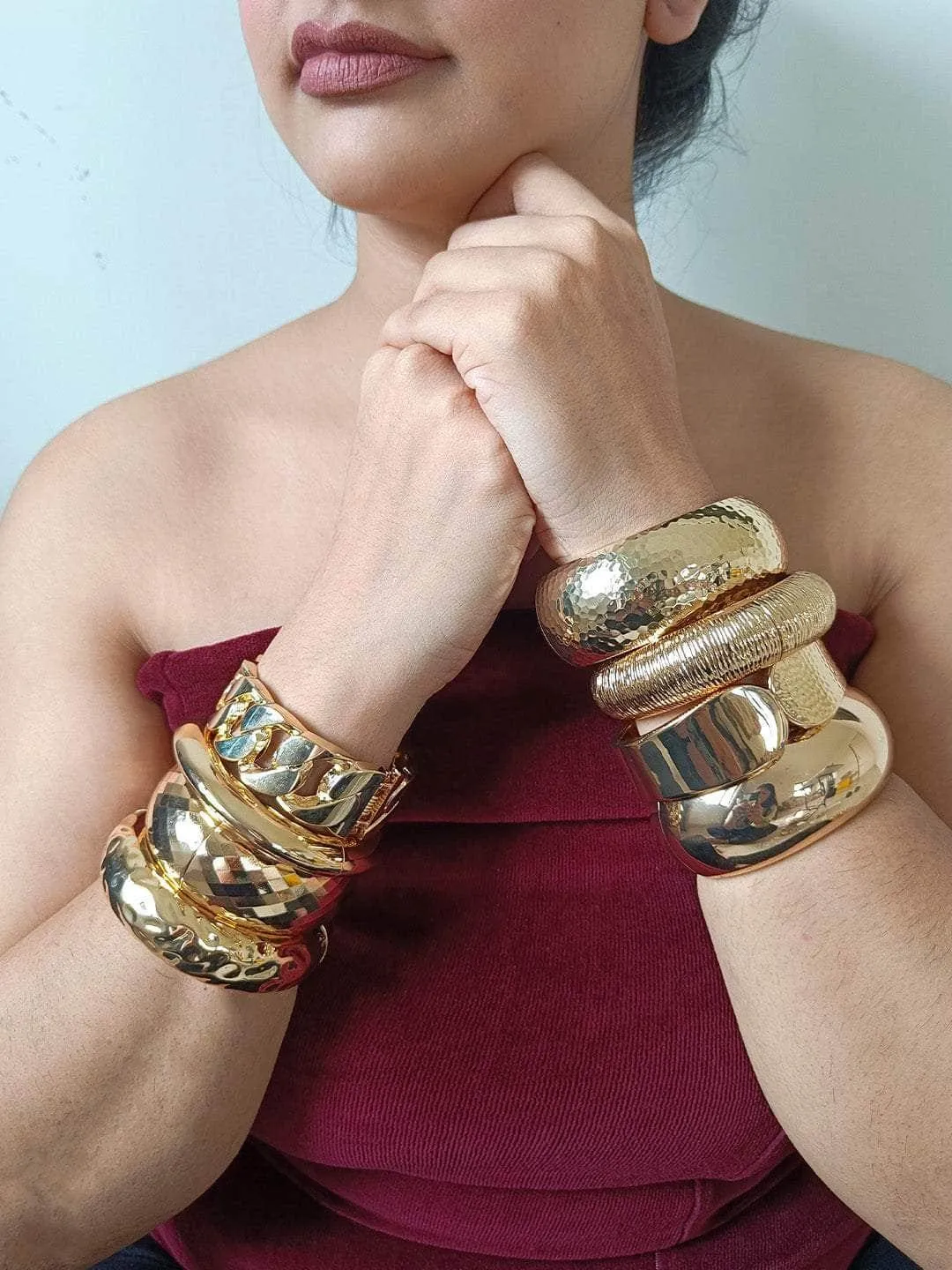 Hansika Motwani In Golden Tunnel Bracelet