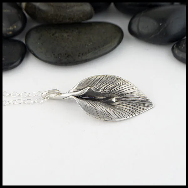 Petal Pendant in Silver