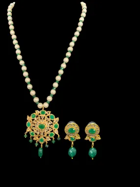 PS433 Ammara pendant  set in green   ( READY TO SHIP )