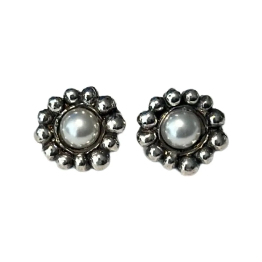 TRA-LA-RA GRECIA FLOWER STUD EARRING